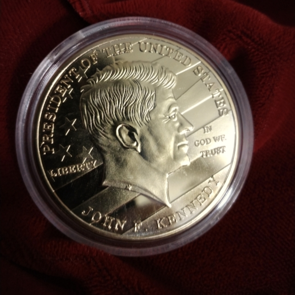 35th President John F Kennedy Commemorative Keepsake Round. Gold Plated.